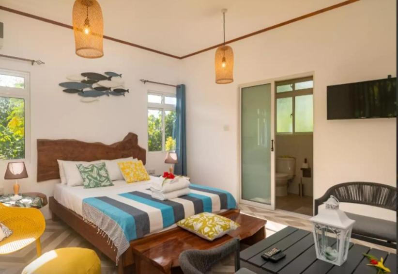 Milles Montagnes Residence Anse Royale Exterior foto